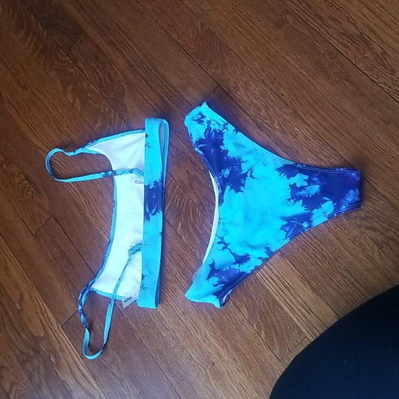 Shein Tie dye Brazilian sporty bikini set size small - Picture 4 of 4